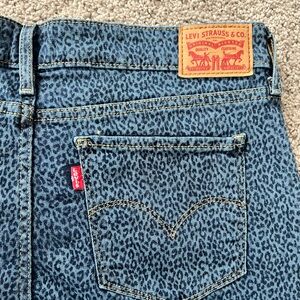 Women’s 711 Levi’s